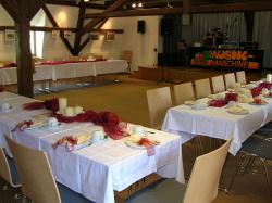 Großer Saal mit Bühne